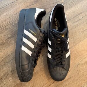 adidas Superstar Mens 18 Black White Sneakers Casual Athletic Stripe Gold Emblem